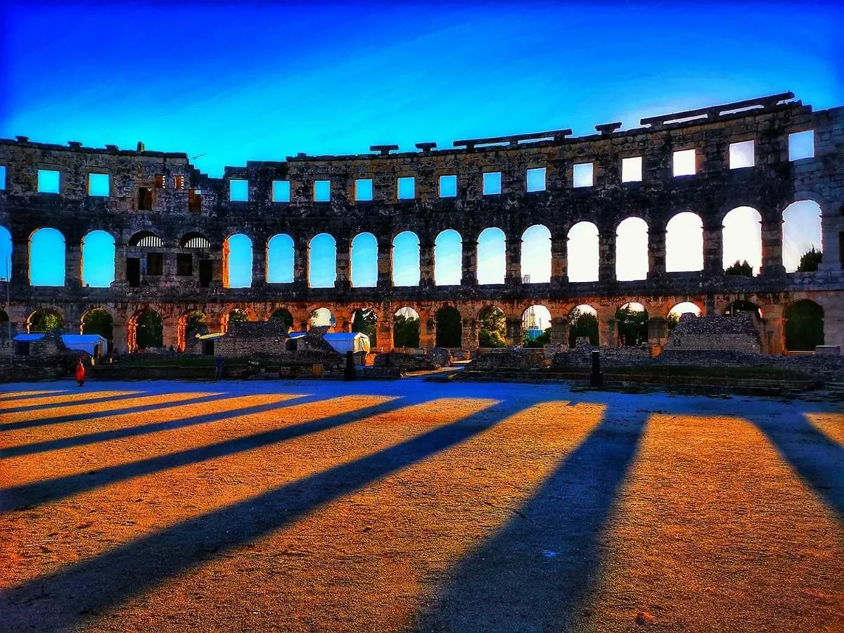 Villa Nobile PUY 4*, Pula